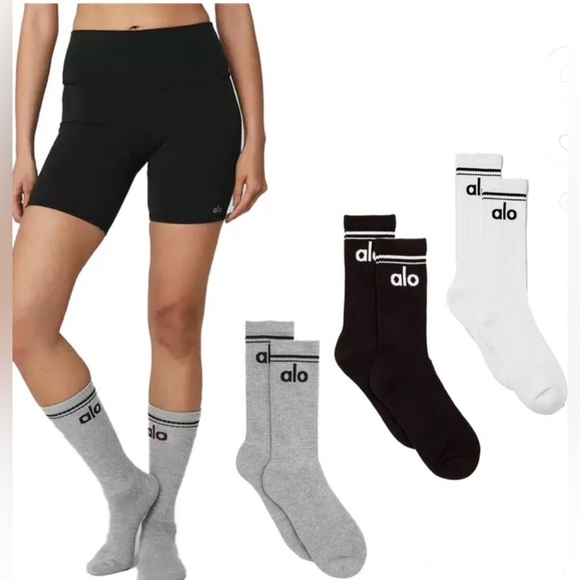 ALO Yoga Womens NWT Athletic Socks - Gray, White, Black (3 pairs) size 4-9.5 - Picture 3 of 5